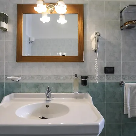 Aquila & Edelweiss Hotel 4*