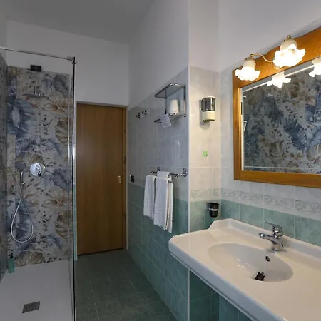 Aquila & Edelweiss 4*